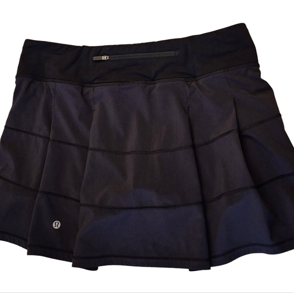 lululemon athletica Dresses & Skirts - Lululemon Black Wunder Train Skort Skirt Sz 8